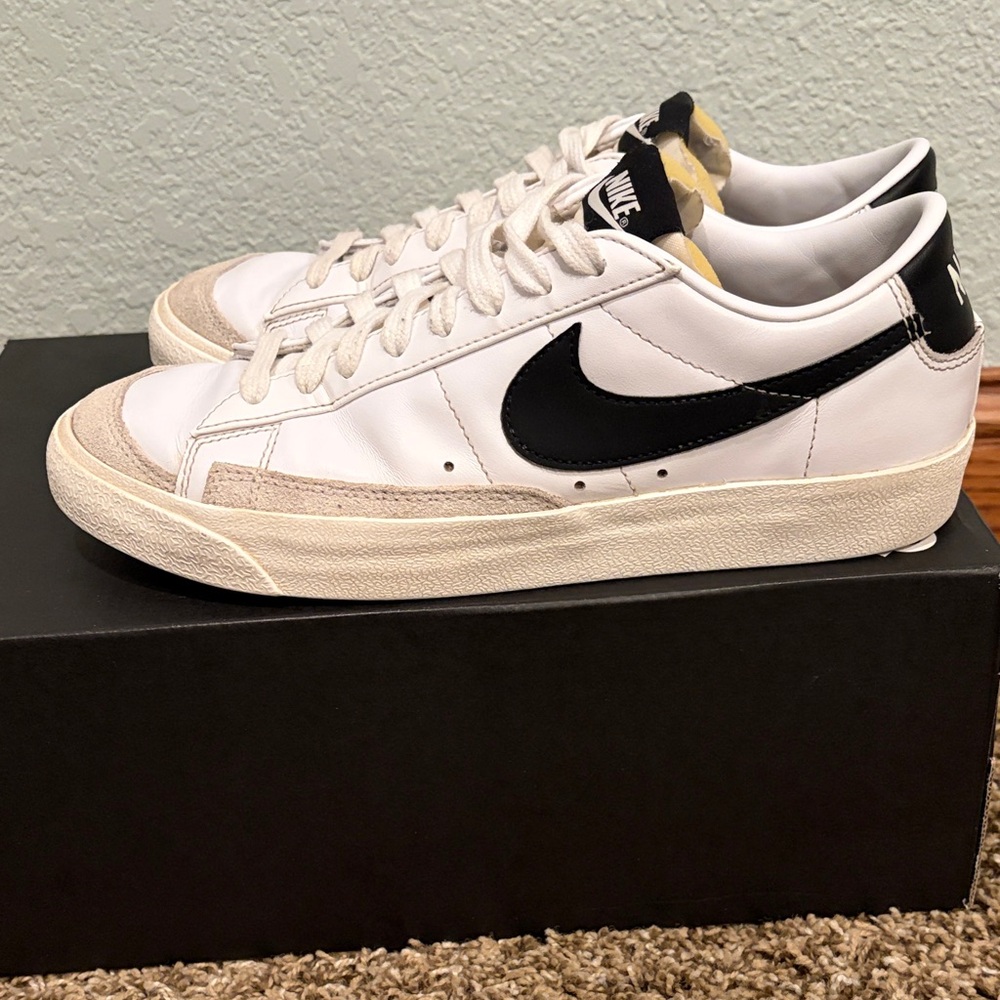 Nike Blazer Low 77